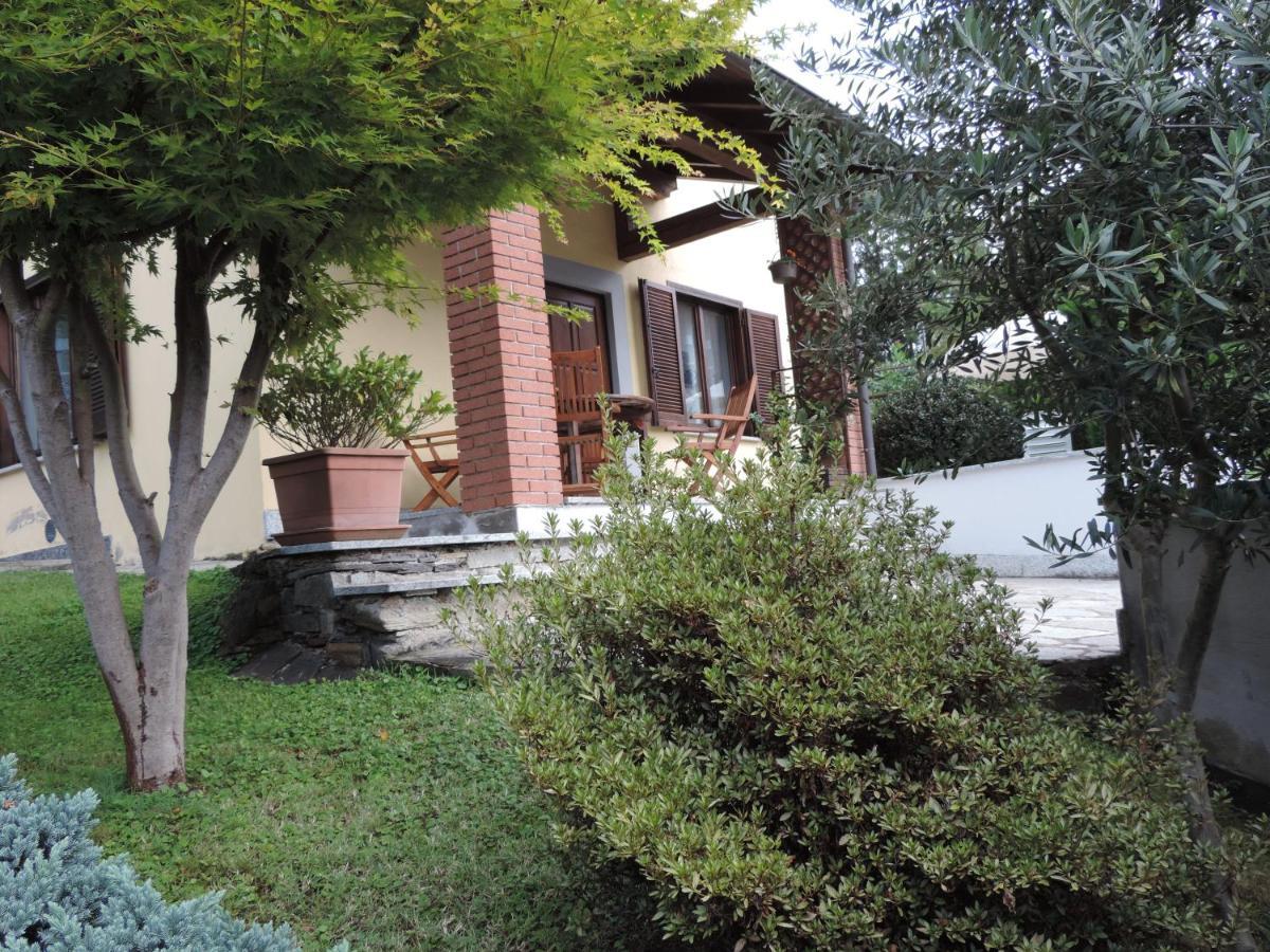 Casa Vacanza Il Glicine Casale Corte Cerro Eksteriør billede