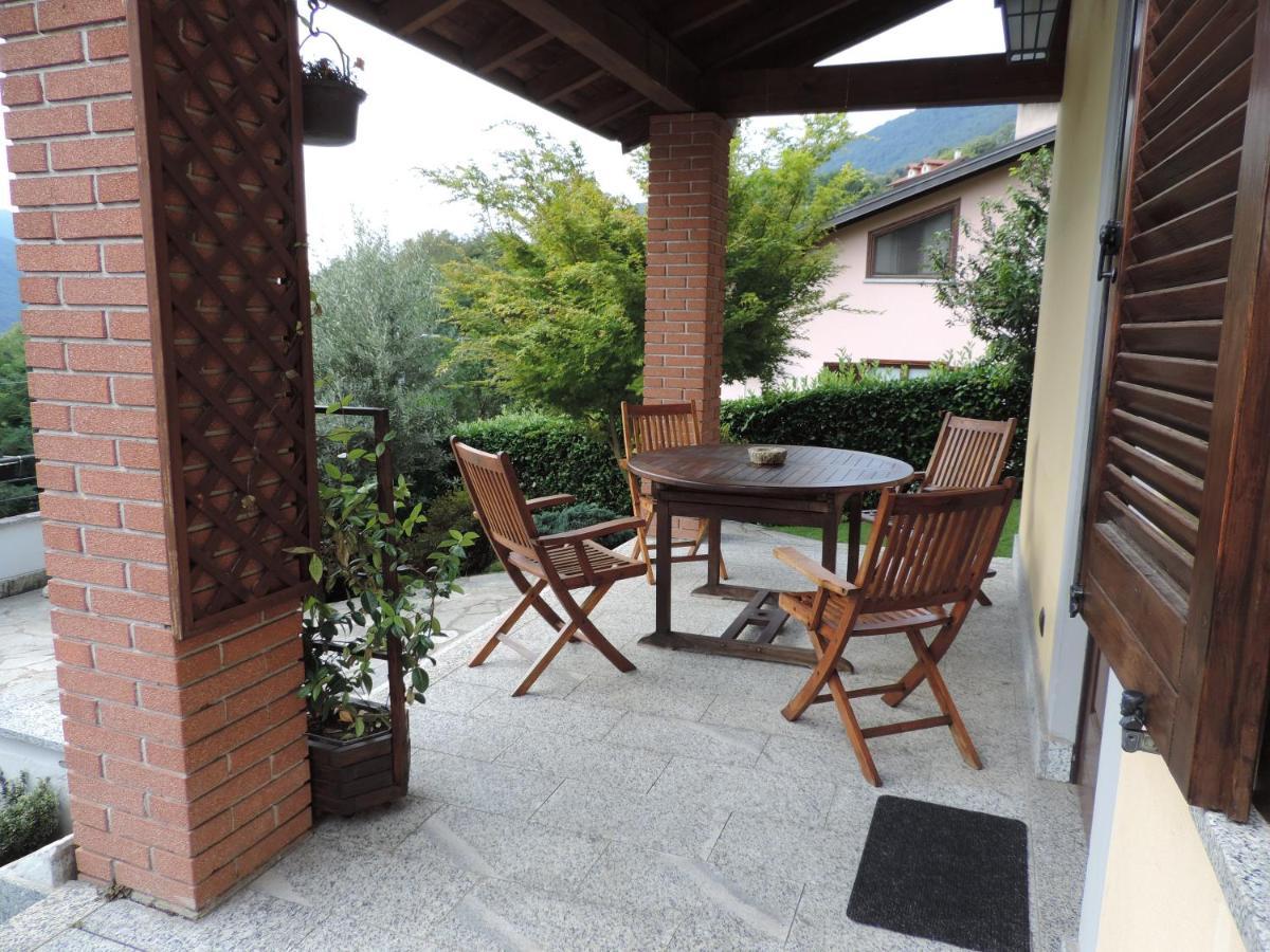 Casa Vacanza Il Glicine Casale Corte Cerro Eksteriør billede