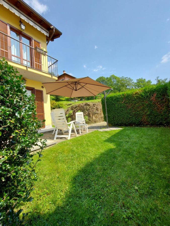 Casa Vacanza Il Glicine Casale Corte Cerro Eksteriør billede
