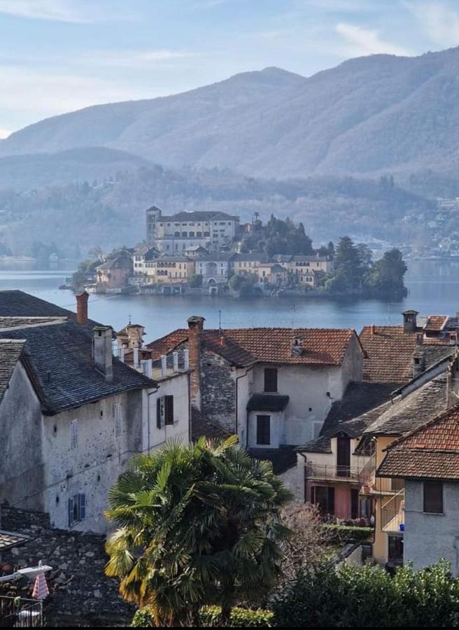 Casa Vacanza Il Glicine Casale Corte Cerro Eksteriør billede