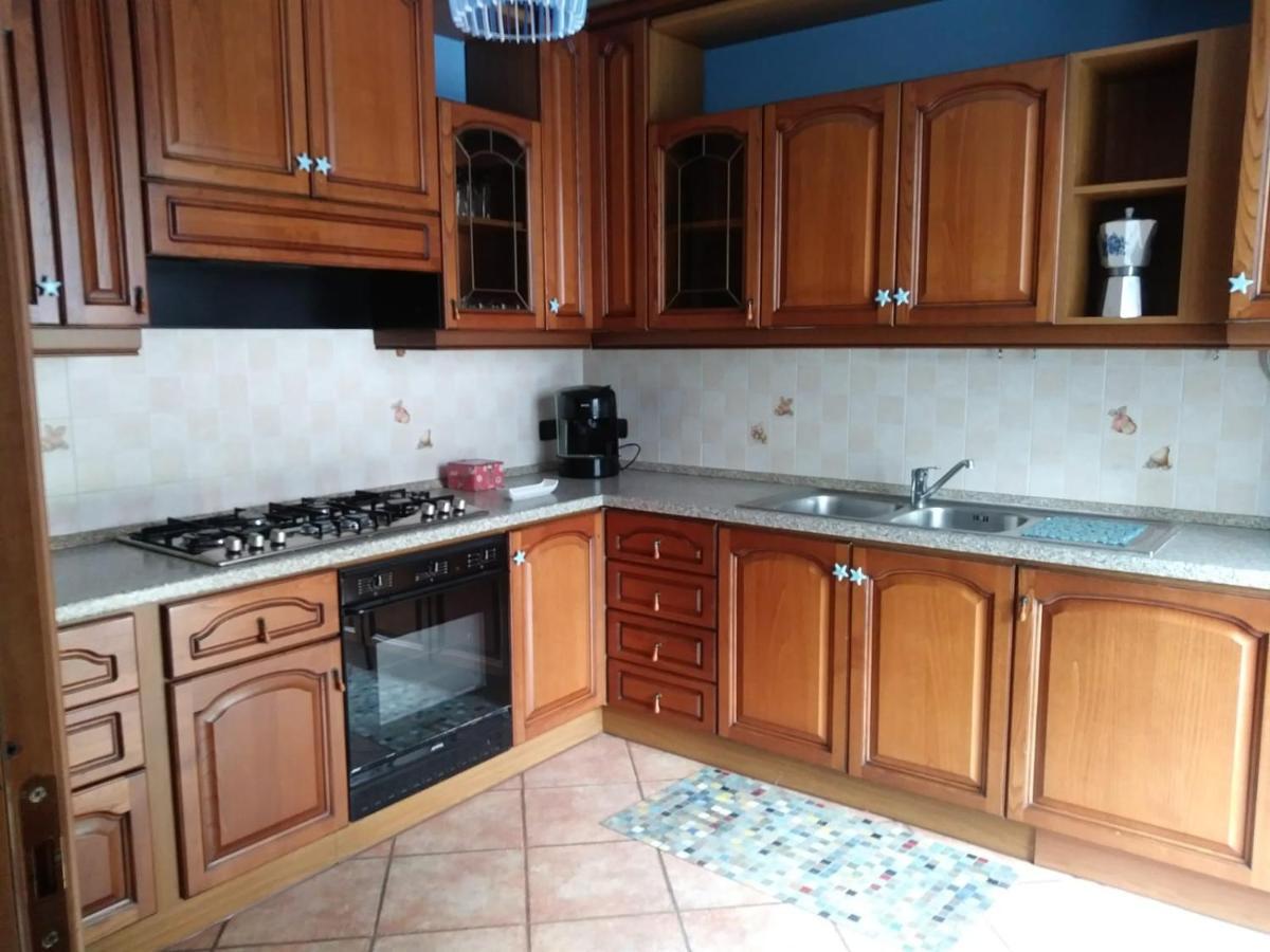 Casa Vacanza Il Glicine Casale Corte Cerro Eksteriør billede