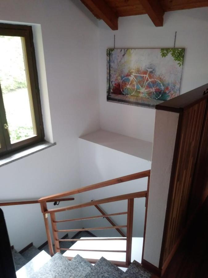 Casa Vacanza Il Glicine Casale Corte Cerro Eksteriør billede