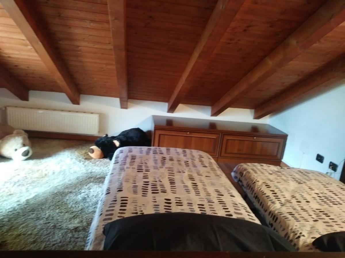 Casa Vacanza Il Glicine Casale Corte Cerro Eksteriør billede