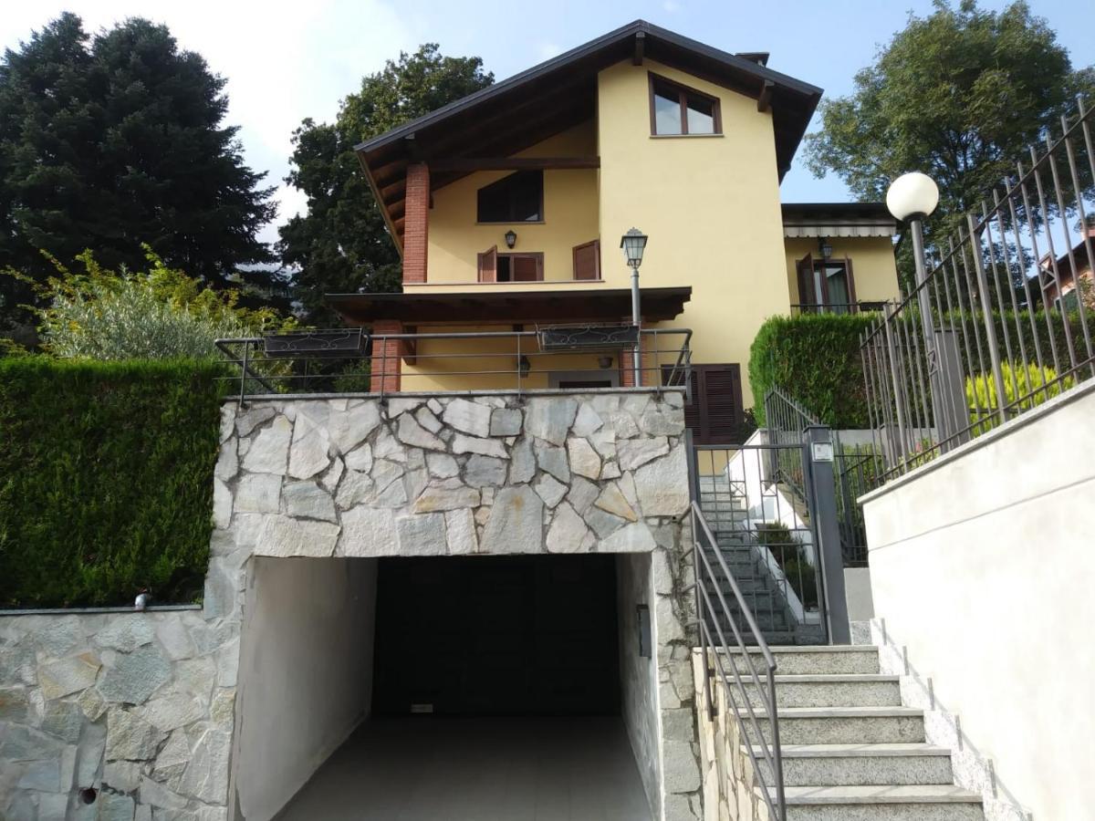 Casa Vacanza Il Glicine Casale Corte Cerro Eksteriør billede